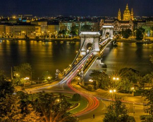Kettenbrücke Budapest: Hier den EU-Führerschein Ungarn machen.